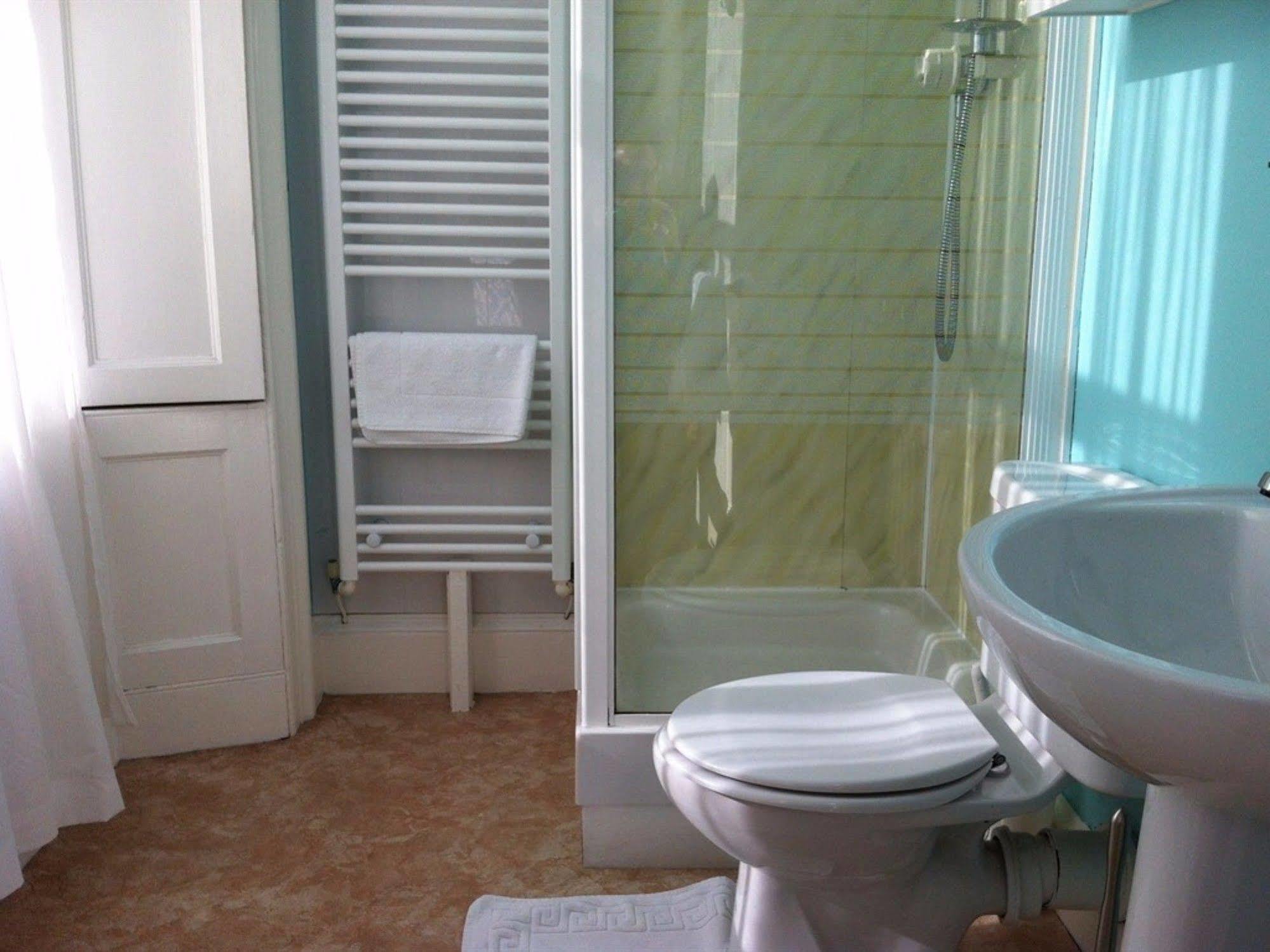 Bonnington Guest House Единбург Екстериор снимка
