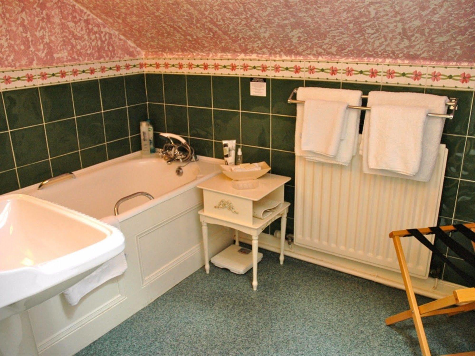 Bonnington Guest House Единбург Екстериор снимка
